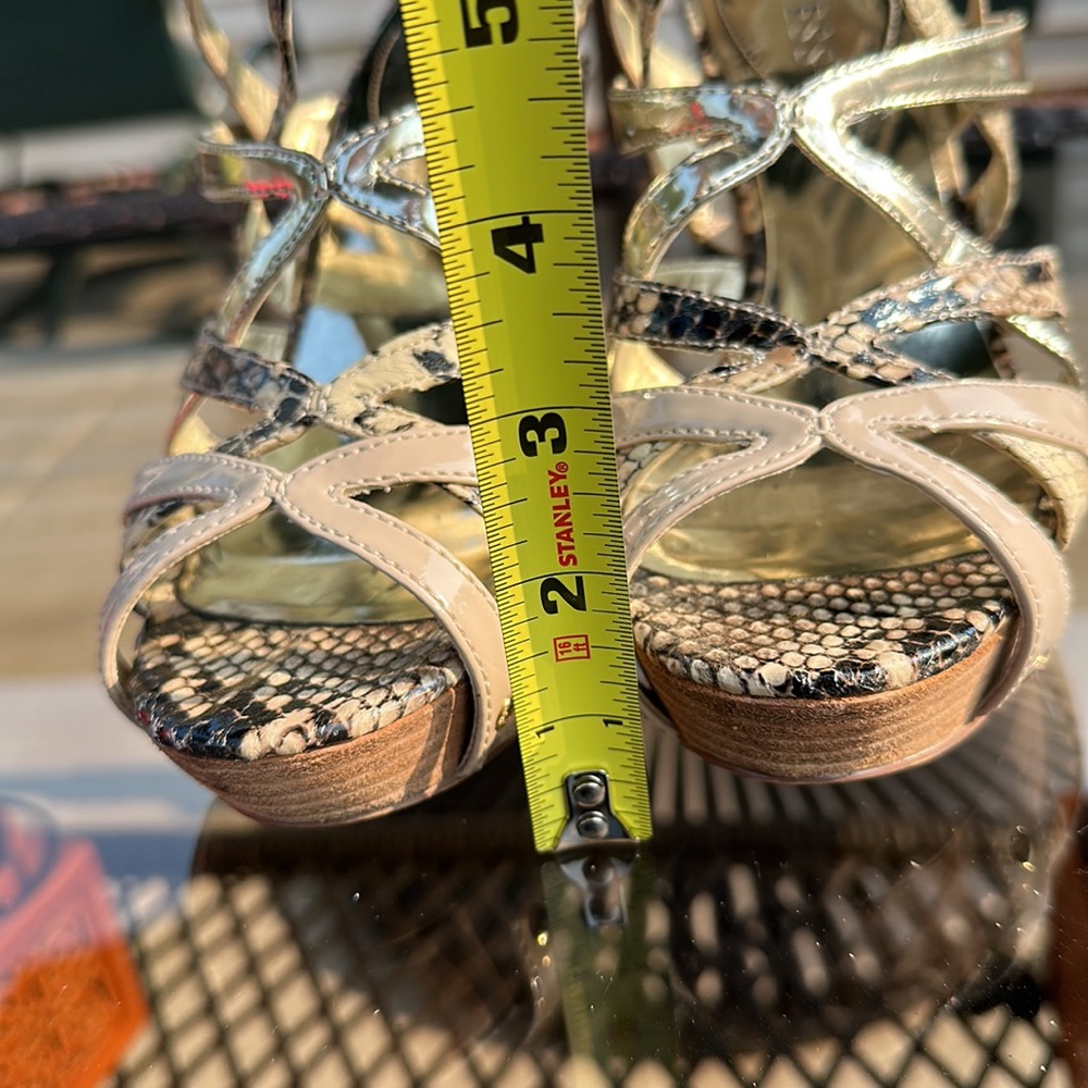 GUESS PLATFORM HEELS - Picture 8 of 10